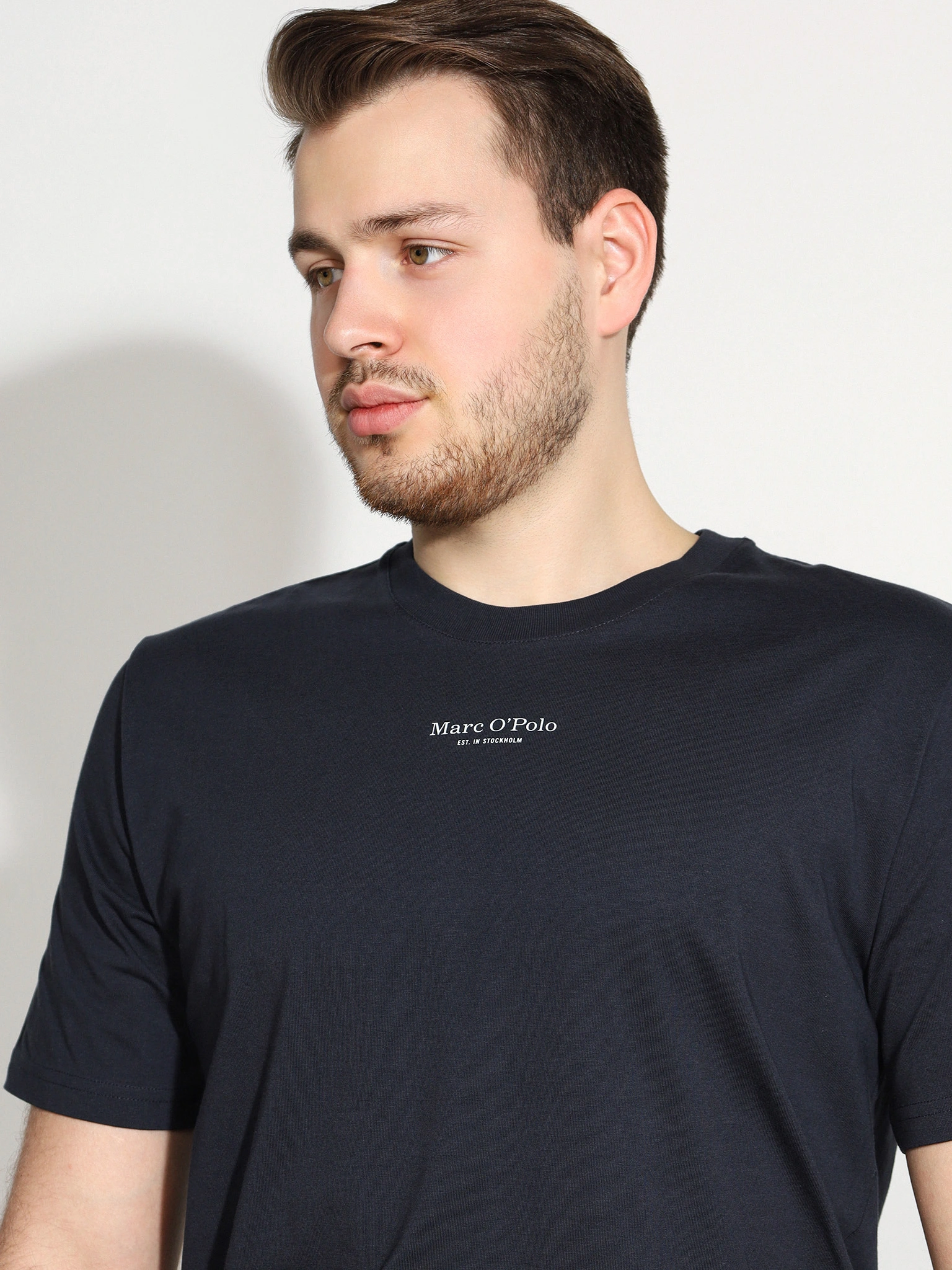 Футболка темно-синего цвета из хлопка